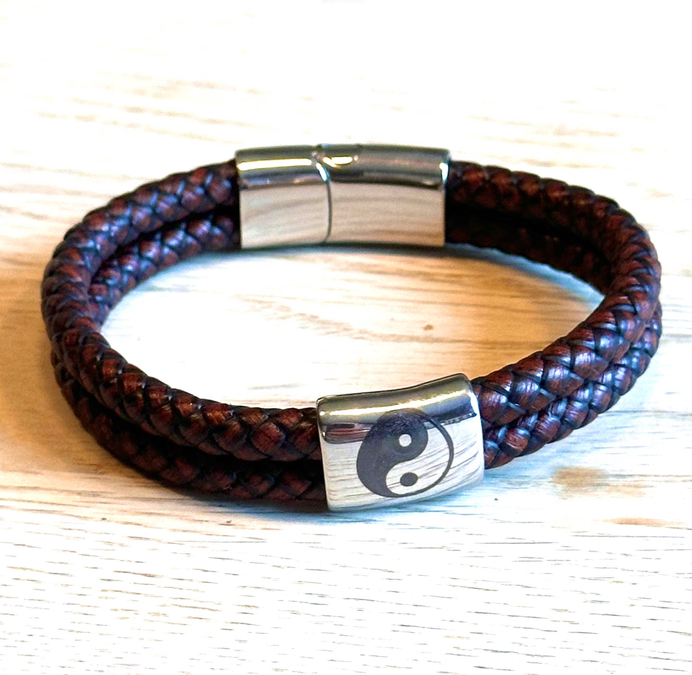 Yin & Yang läderarmband – dubbel brun rem och rostfritt stål