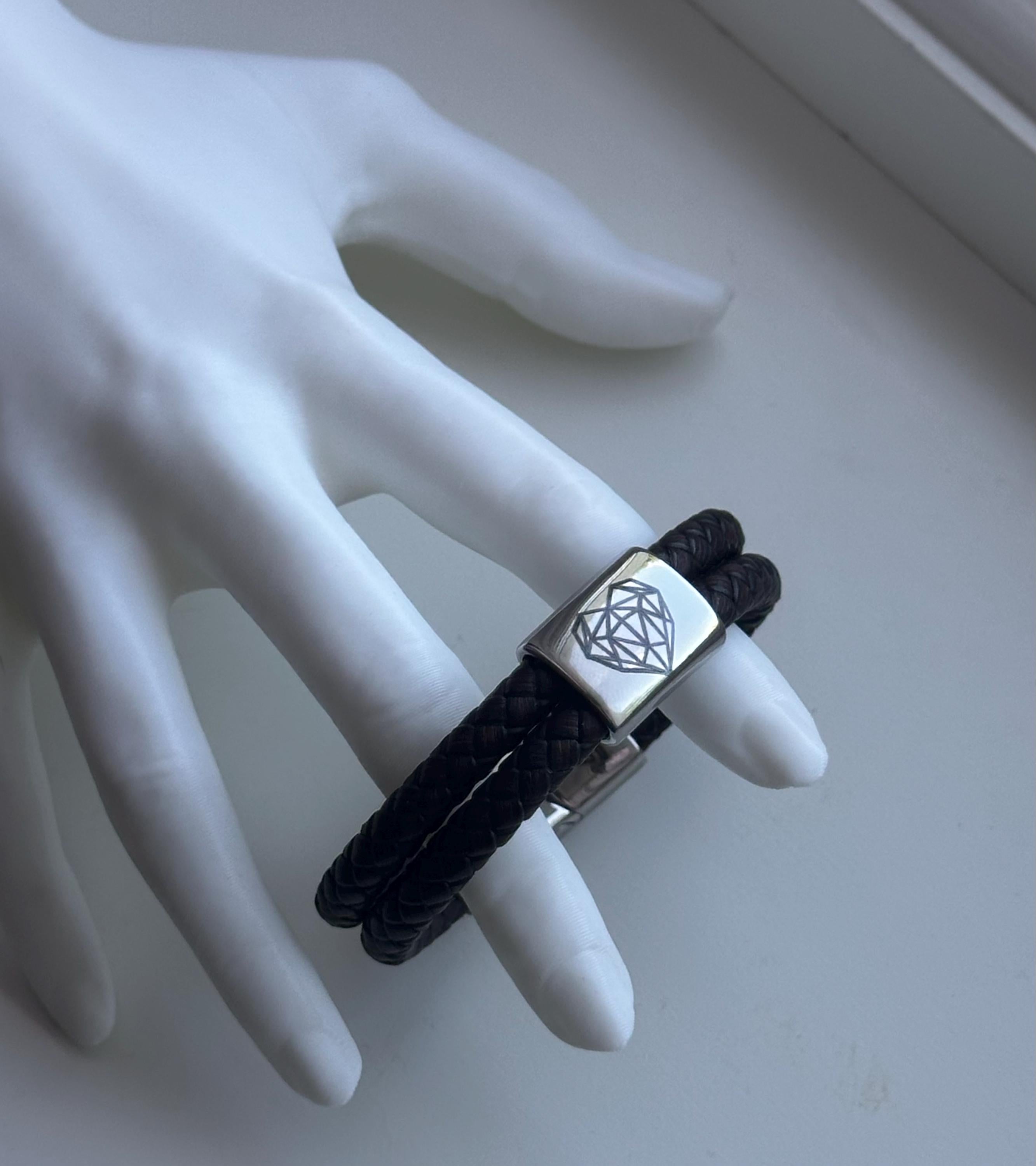 Armband i läder och stål – med hjärta i low poly stil