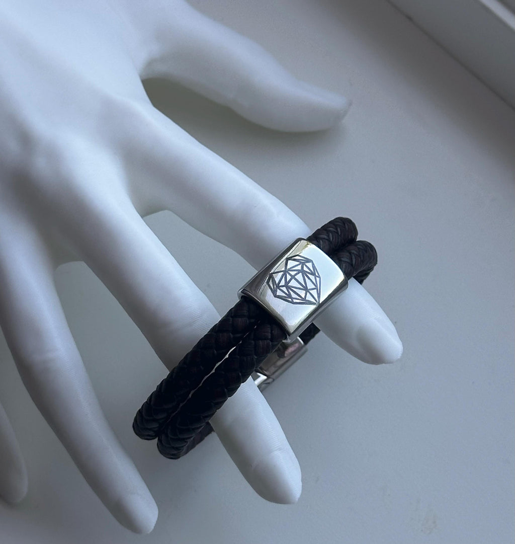 Armband i läder och stål – med hjärta i low poly stil