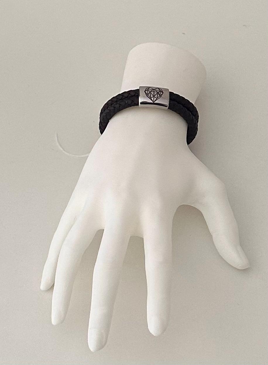 Armband i läder och stål – med hjärta i low poly stil
