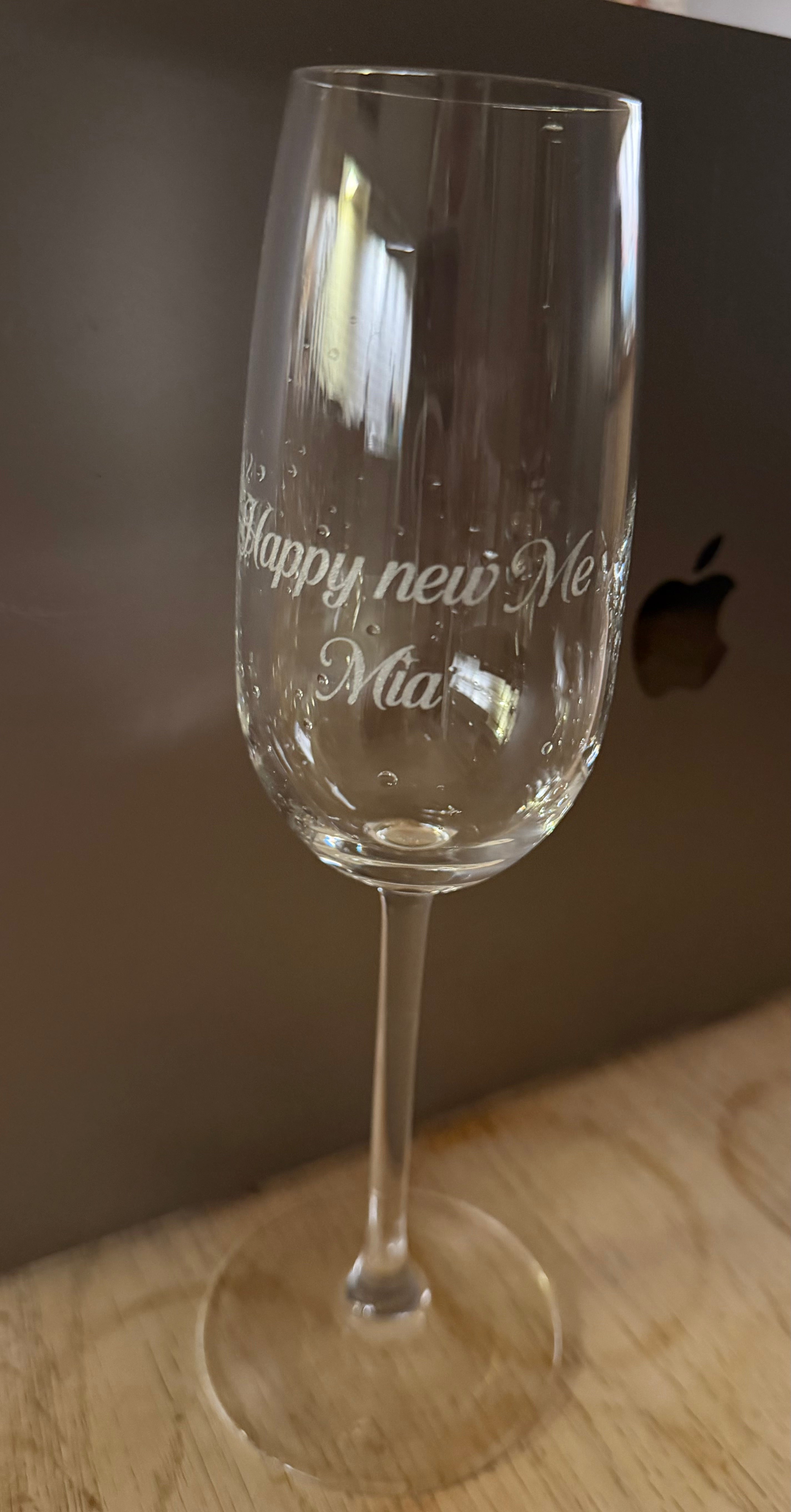 Graverade Champagneglas