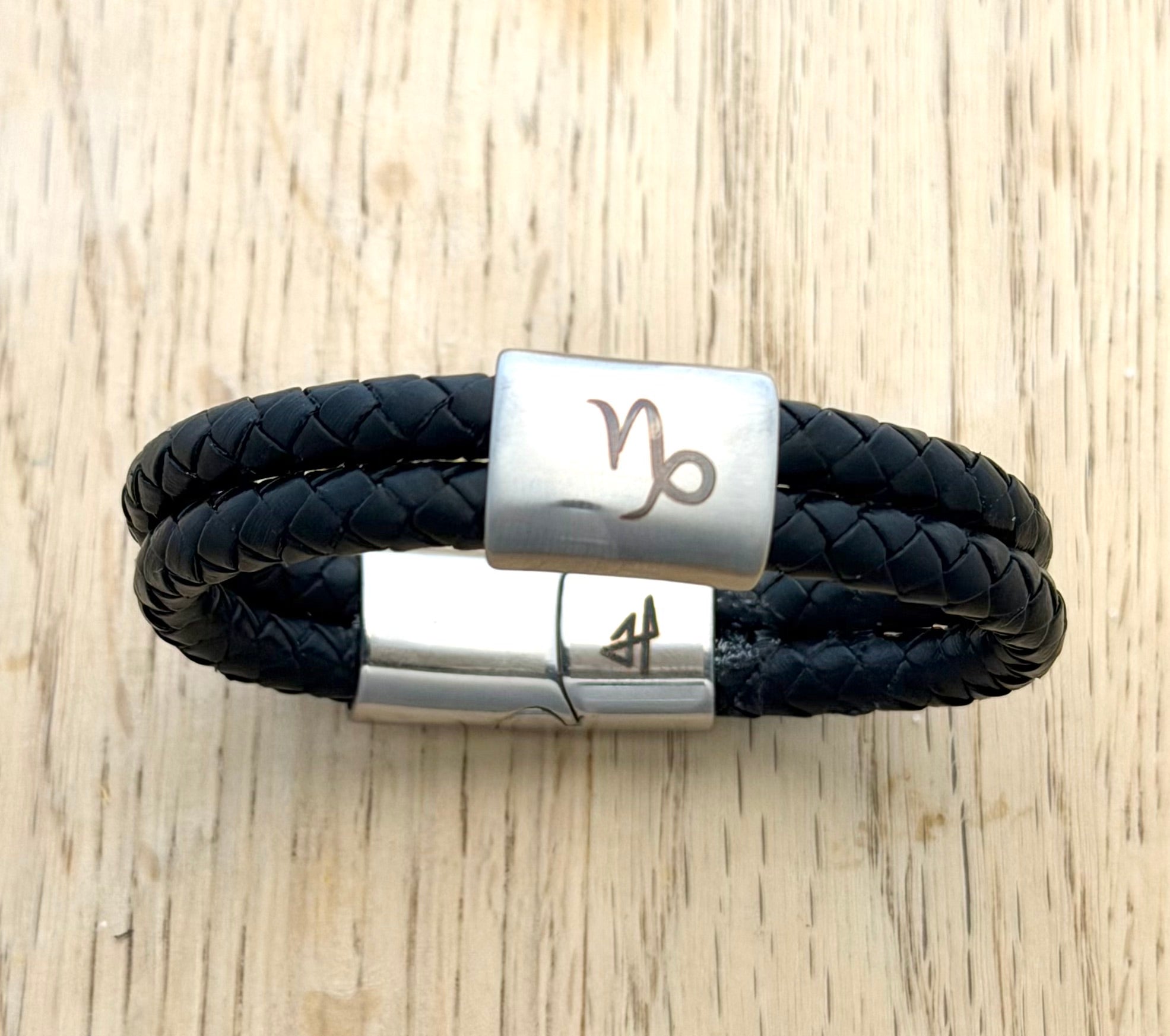 Stenbocken stjärntecken – handgjort zodiak läderarmband