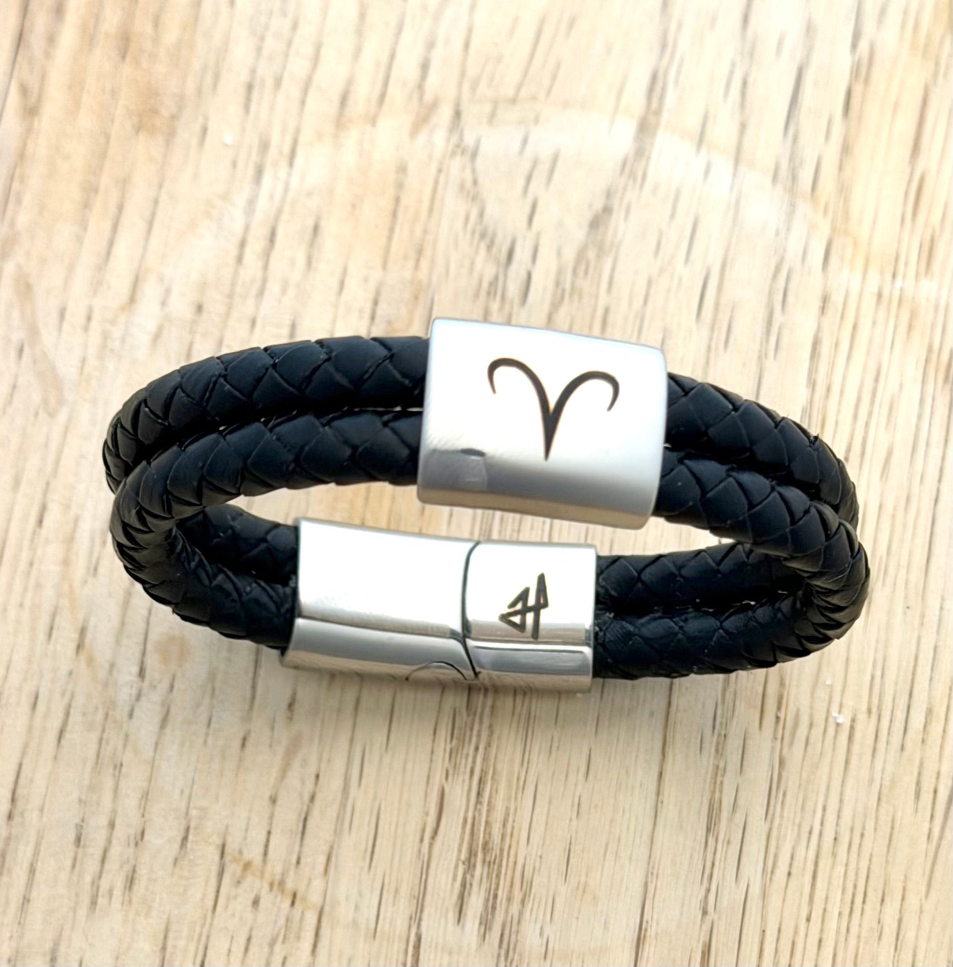 Väduren stjärntecken – handgjort zodiak läderarmband