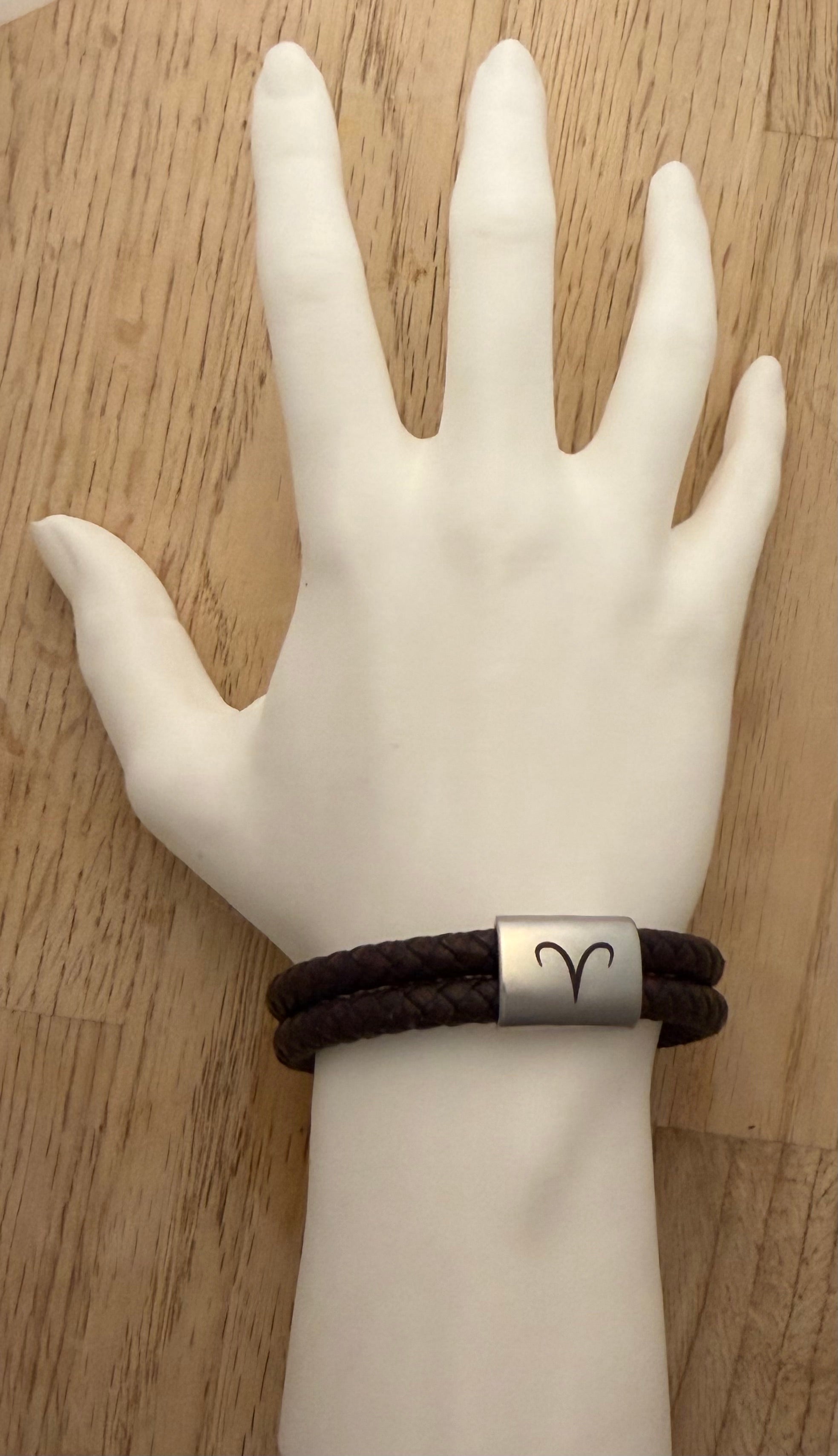 Väduren stjärntecken – handgjort zodiak läderarmband