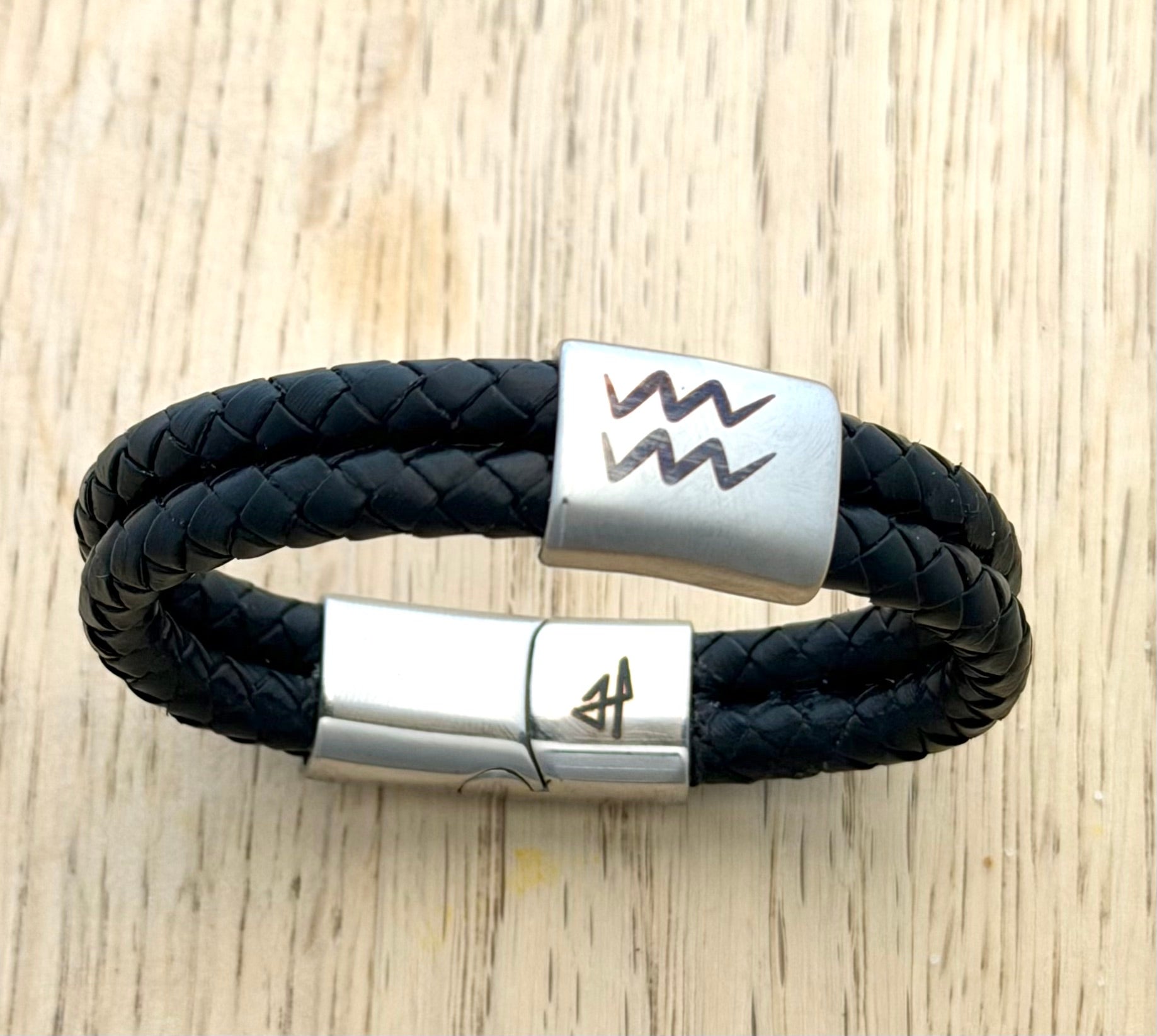 Vattumannen stjärntecken – handgjort zodiak läderarmband