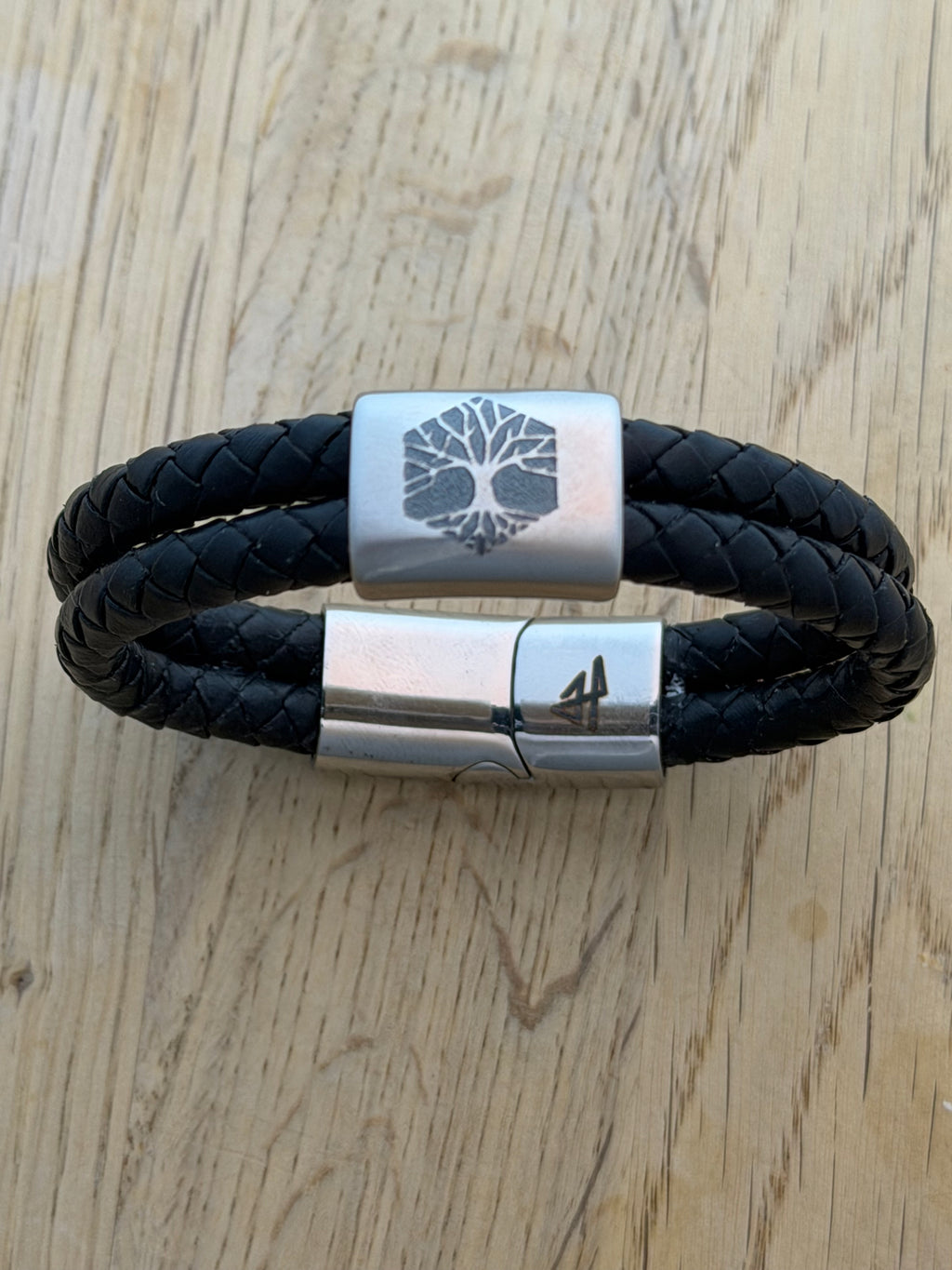 Vikinginspirerat läderarmband med Livets träd i rostfritt stål