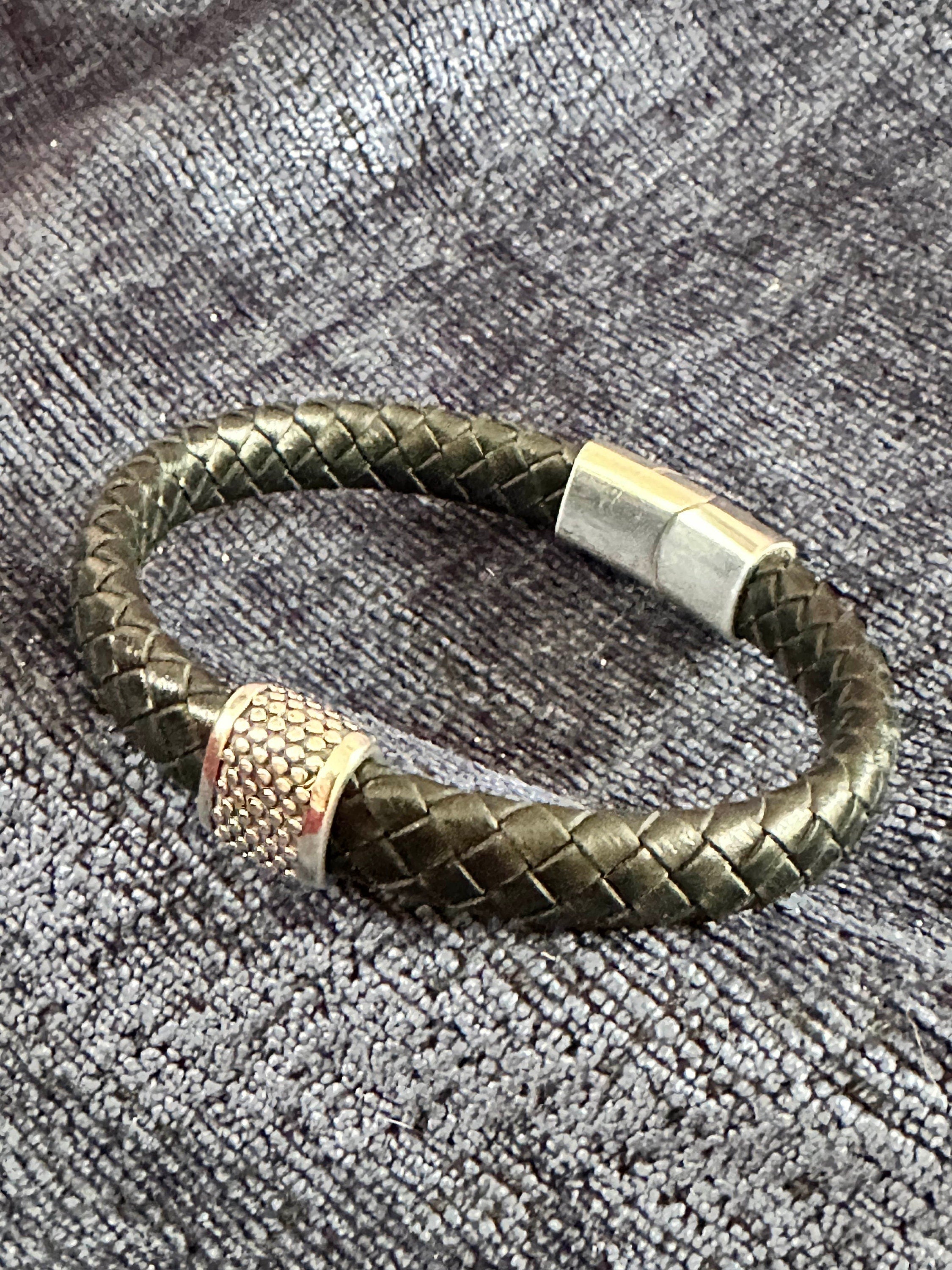 Mens leather braclet, flat braided in black with steel charm and magnetic lock