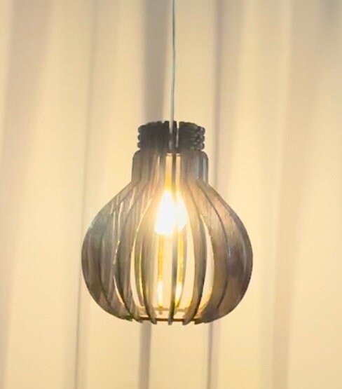 Hänglampa – Pære mini i trä, skandinavisk stil för fönster eller tak