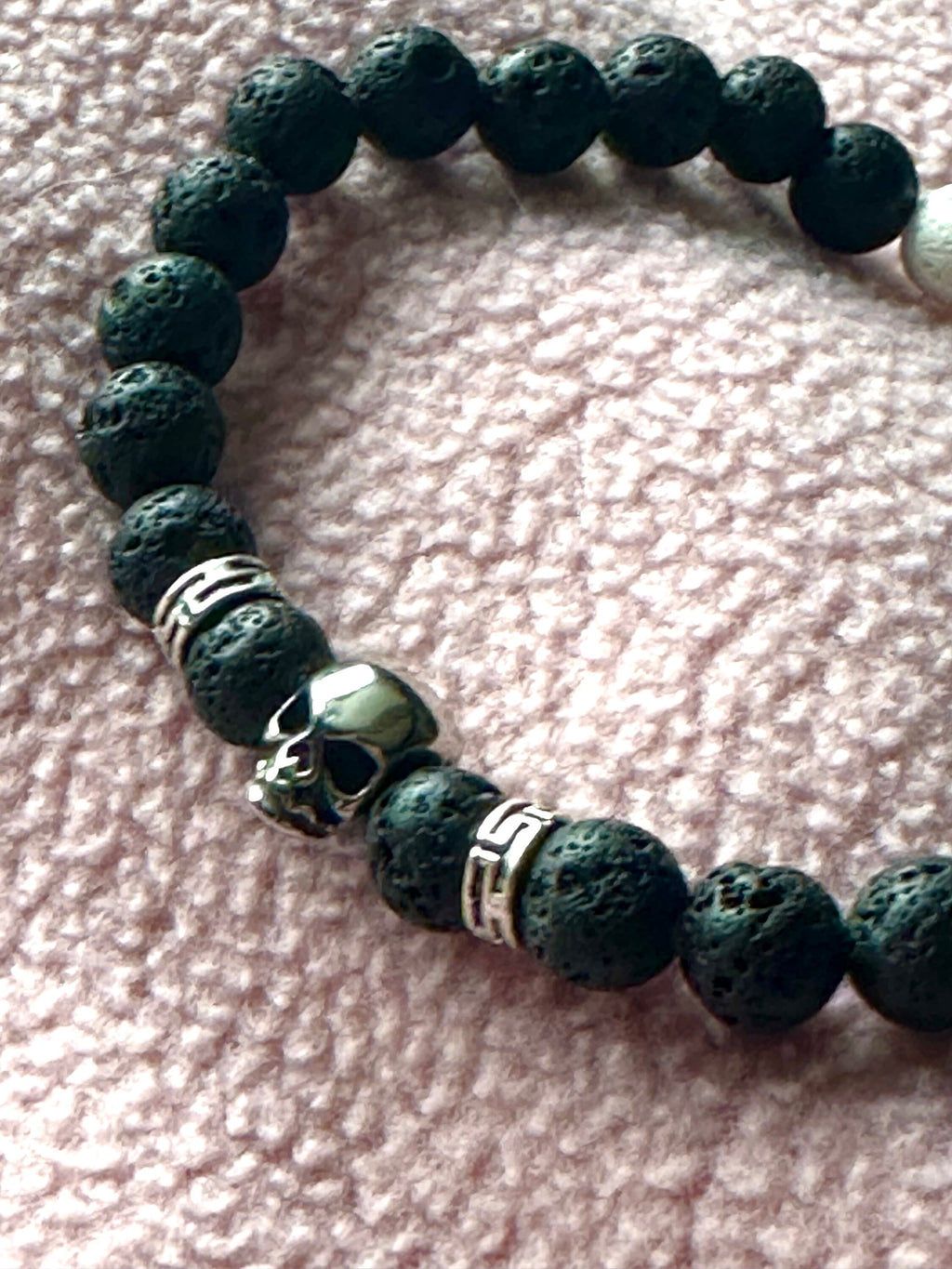 Lavarock beaded skull bracelet in black and white